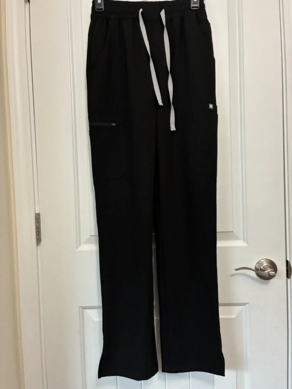 Figs Scrubs Cairo Cargo Pants In Black Size XST 26” x 32”